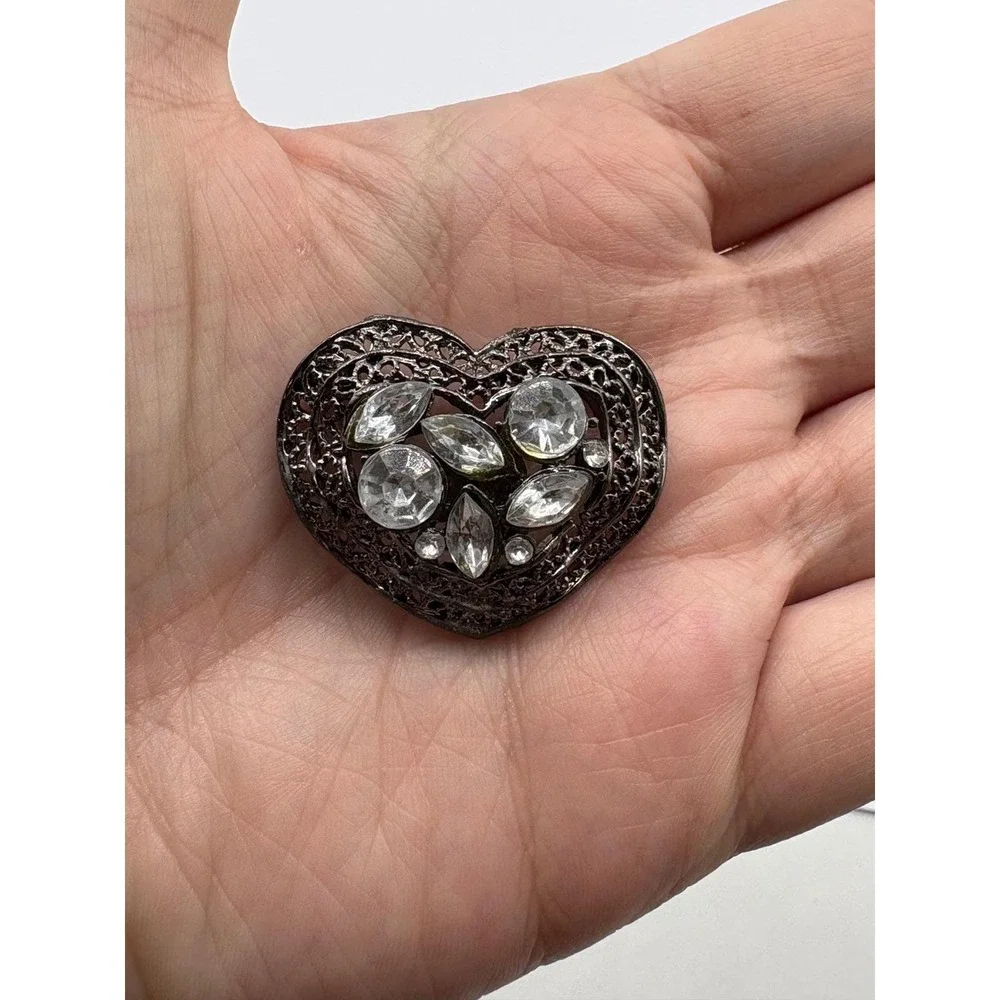 Vintage‎ Japanese Filigree Black Mesh Heart Brooch Rhinestone J106 Gunmetal Pin